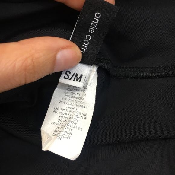 Onzie tuxedo black cropped leggings with mesh - Picture 6 of 7